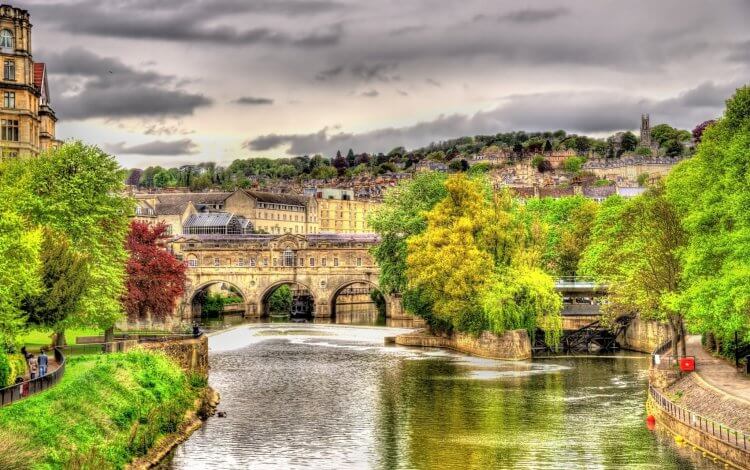 View of Bath town over the River Avon